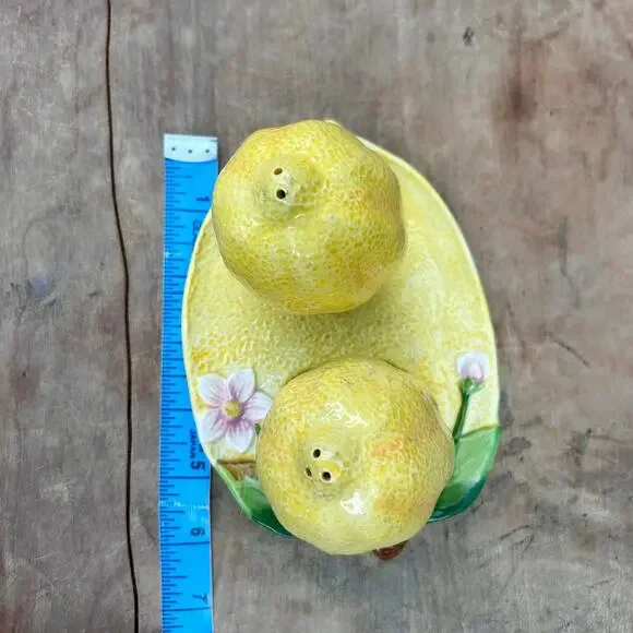 CornerRuby Lemon flower Salt and Pepper Shakers Yellow kitchen country kitsch